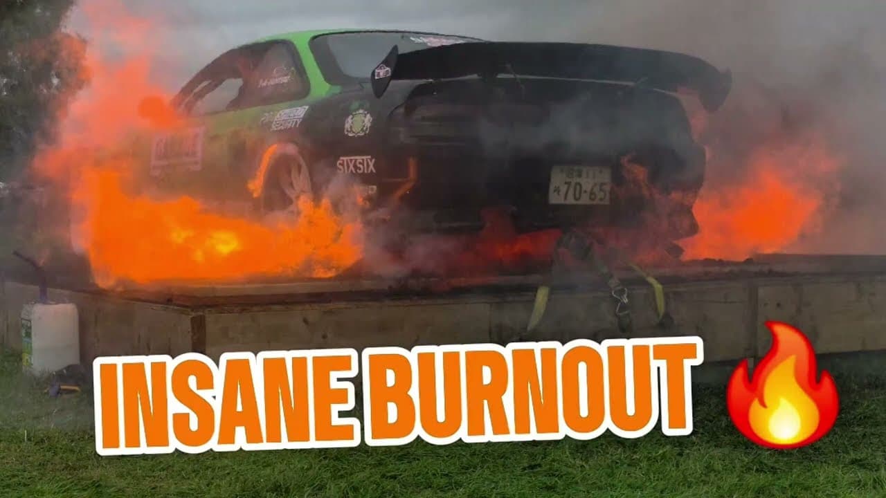 INSANE BURNOUT OUT PETROLHEADONISM 😳